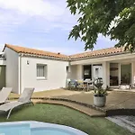 Maison De Vacance Avec Piscine Proche De La Vakantiehuis *