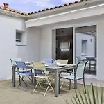 Maison De Vacance Avec Piscine Proche De La *