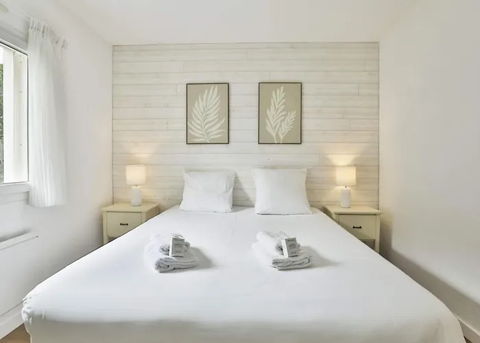 Maison De Vacance Avec Piscine Proche De La Prázdninový dům *